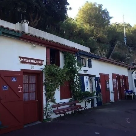 Salombo : A Deux Pas Des Commerces Et De La Grande Plage De Appartement Biarritz