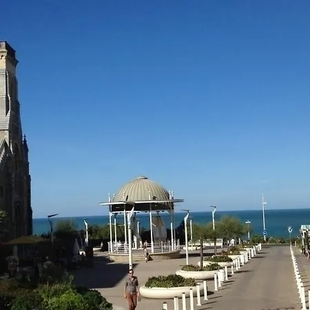 Appartement Salombo : A Deux Pas Des Commerces Et De La Grande Plage De Biarritz